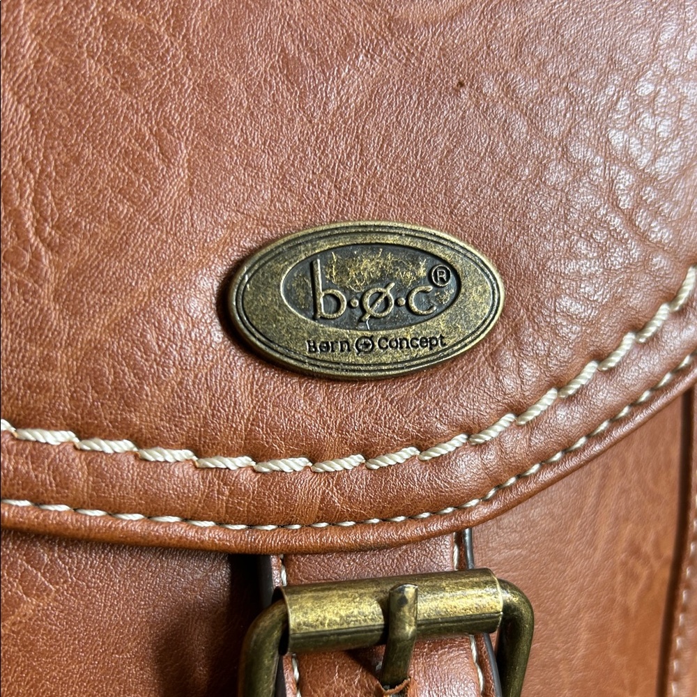 Børn Brown Adjustable Crossbody Bag with Front Pocket - Picture 4 of 16